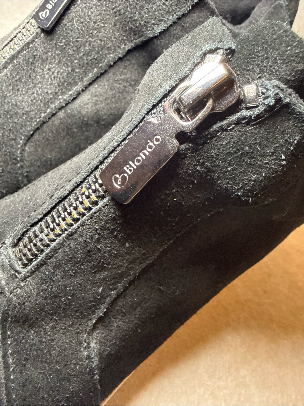 Blondo Glenda Black Suede Front Zipper Wedge Waterproof Sneakers Size 7M - Picture 3 of 10